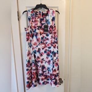 DKNY New, never worn, Womens Floral Fit & Flare Dress, sleeveless, size 12